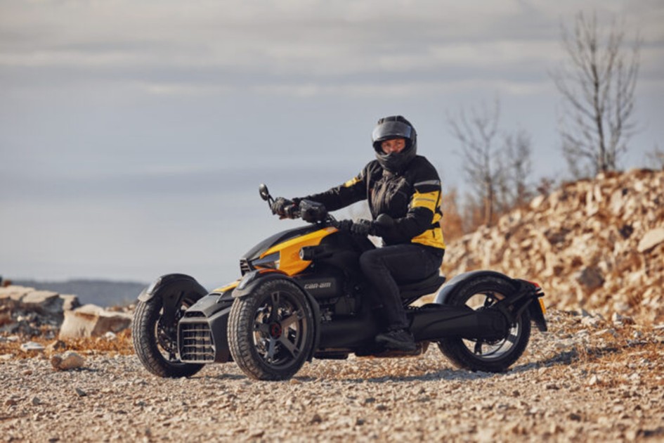 BRP Can-Am RYKER 600: трицикл с вариатором и LED-оптикой для города и туризма