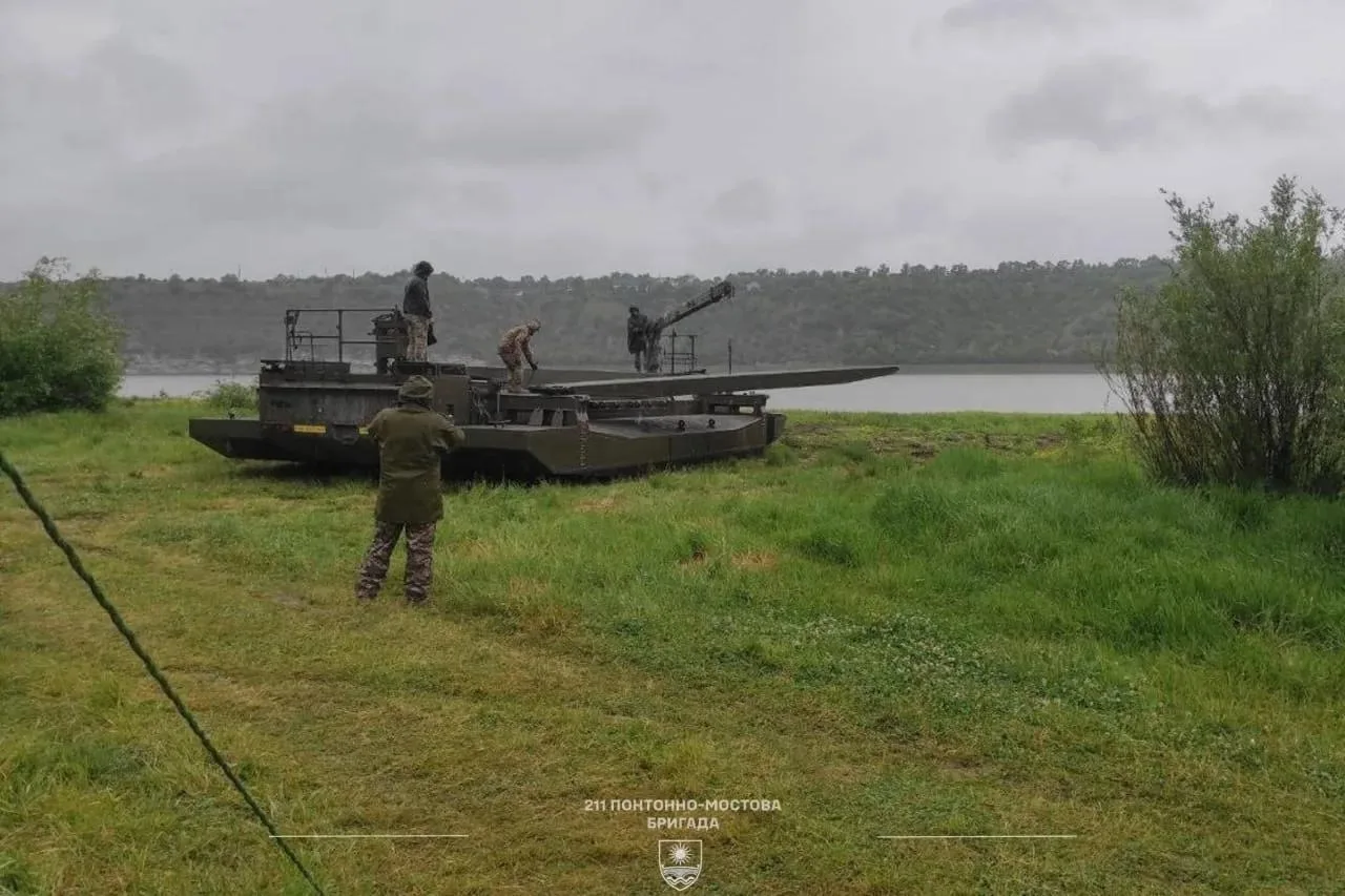 Украинская армия усиливает свою мощь: на вооружение поступила немецкая боевая амфибия M3 Amphibious Rig