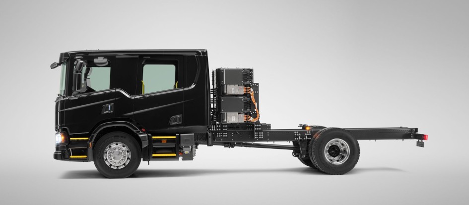 Scania выпустила электрогрузовик с двухрядной кабиной для спецслужб
