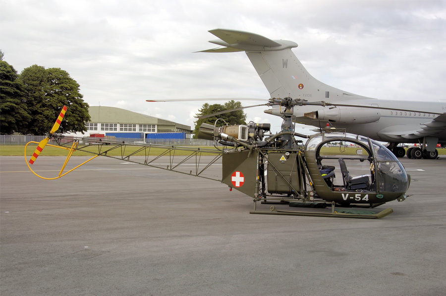 ​Alouette II швейцарских ВВС. Вертолеты этого типа официально сняты с вооружения только в 2010 г. Источник: http://upload.wikimedia.org/wikipedia/ - Ранняя пташка | Военно-исторический портал Warspot.ru