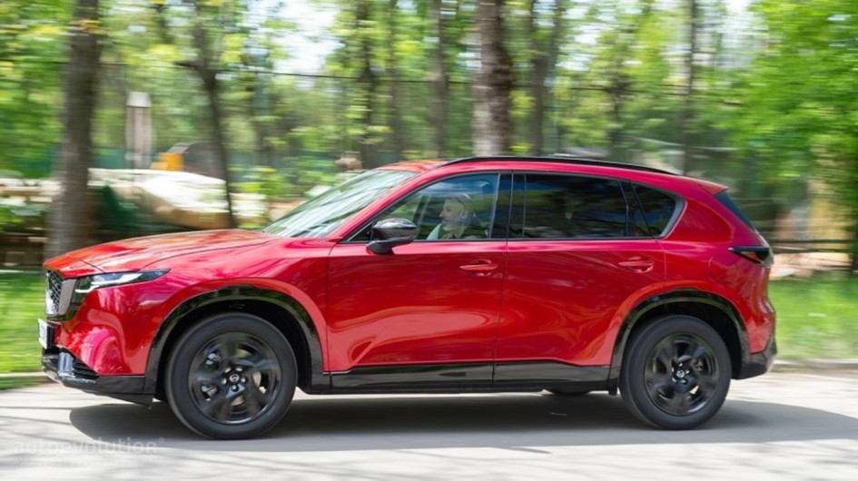 Mazda CX-5 2026: высший балл IIHS, но не все комплектации с идеальными фарами