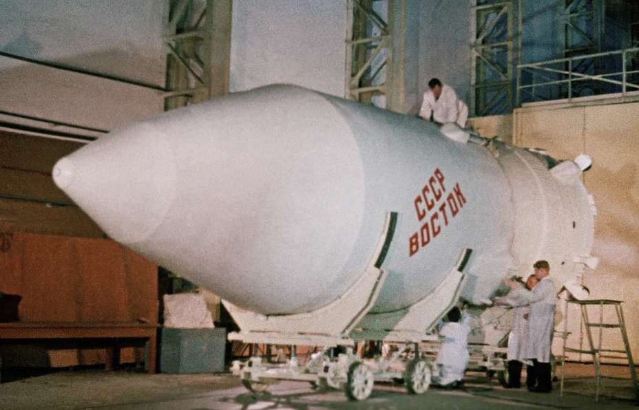 ​Космический корабль «Восток». Фотография из книги «Утро космической эры» (1961 год). - Военные тайны корабля Юрия Гагарина | Warspot.ru