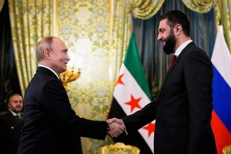 Обсуждение российских армейских баз на сирийской территории не завершено, заявил экс-террорист и президент Сирии переходного периода Ахмед аш-Шараа в интервью Al Jazeera