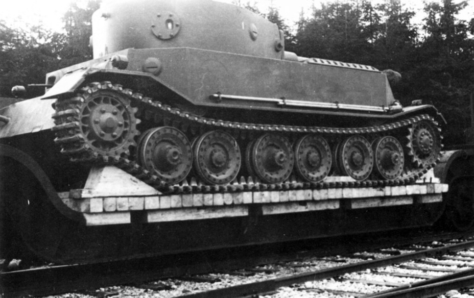 ​Первый образец VK 45.01(P ), апрель 1942 года. Это уже была не опытная, а первая серийная машина - «Тигр» Порше: жертва грязной конкуренции | Военно-исторический портал Warspot.ru