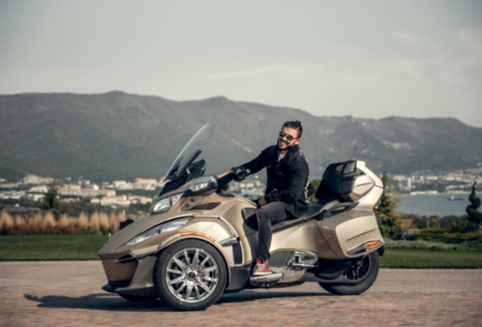 BRP Can-Am SPYDER RT LTD: премиальный трицикл с автоматикой и аудиосистемой