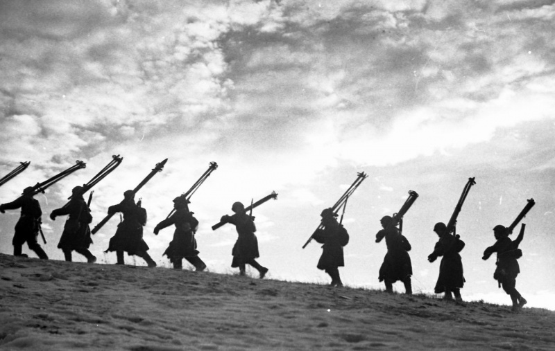 ​Бойцы лыжного батальона Ленинградского фронта на марше, 1943 год. waralbum.ru - Красный Бор: «могила Ленфронта» | Warspot.ru