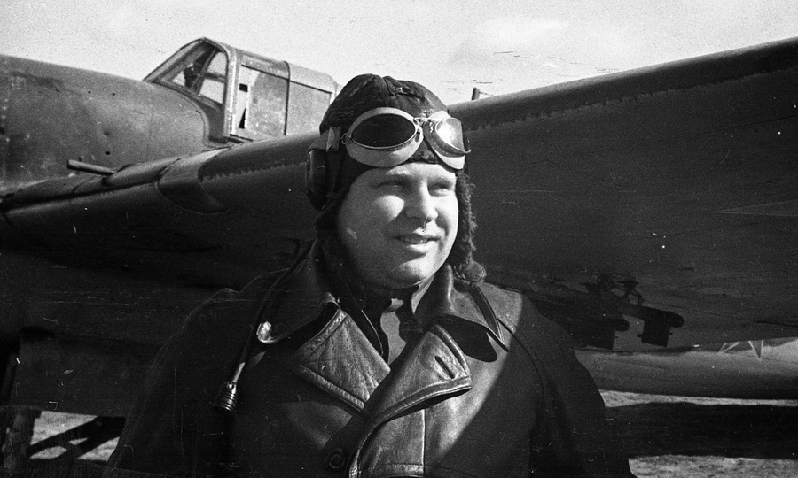​Герой Советского Союза подполковник А.А. Губрий — командир 11-й шад. На его соединении лежала основная тяжесть борьбы с анапскими конвоями - В поисках новой тактики | Warspot.ru