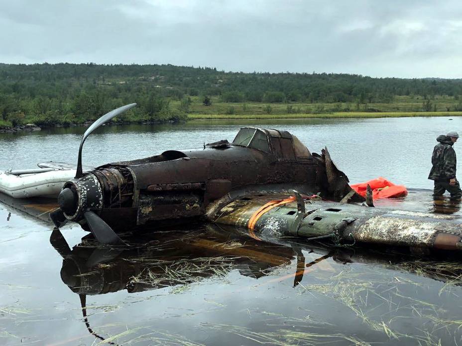 ​Штурмовик Ил-2 со дна озера Кулонга. facebook.com/wingsofvictory.ru - В России «выловили» штурмовик Ил-2 | Warspot.ru