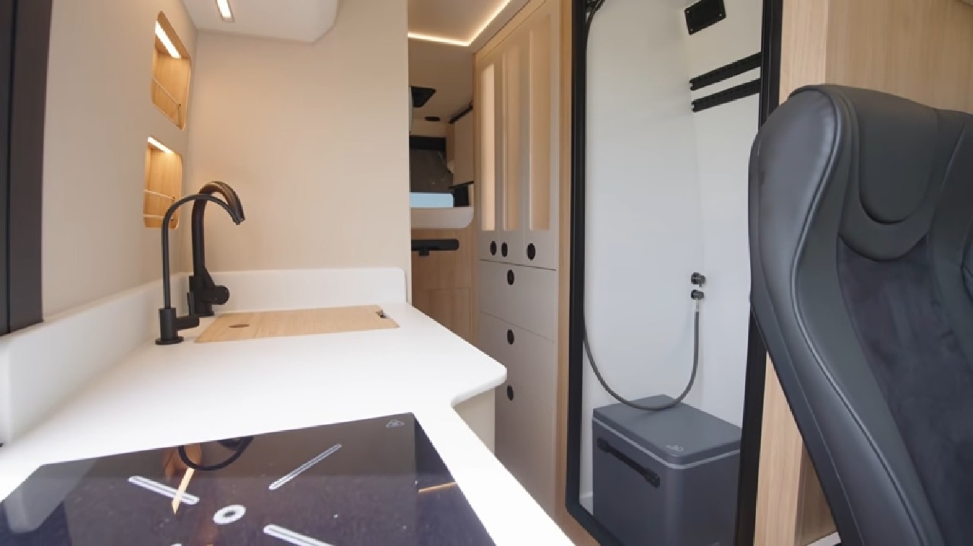Новый кемпер на базе Mercedes-Benz Sprinter AWD: идеальное сочетание роскоши и внедорожных возможностей