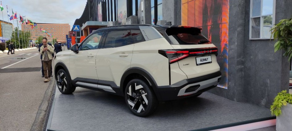 Пять новых моделей осени 2026: Lada Azimut, обновленный УАЗ и другие премьеры