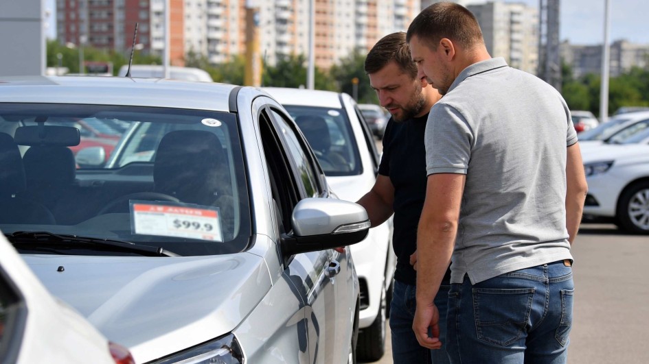 АвтоВАЗ снизил цены на LADA Vesta CNG - новая стоимость битопливного седана