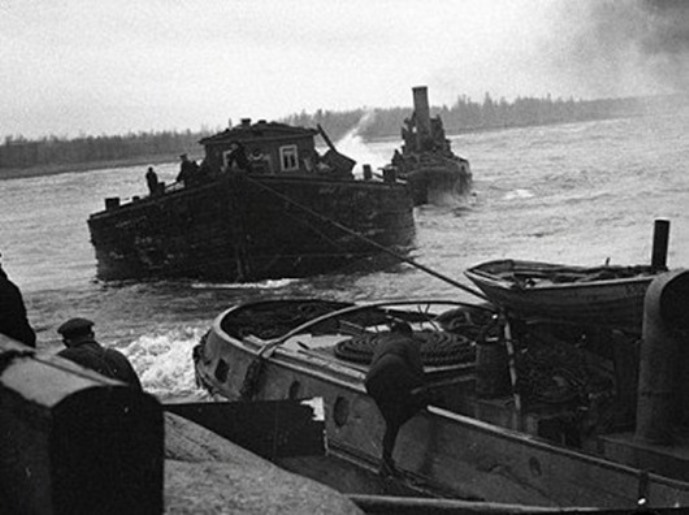 ​Летом трасса по Ладоге становилась исключительно водной - Главная дорога блокадного Ленинграда | Военно-исторический портал Warspot.ru