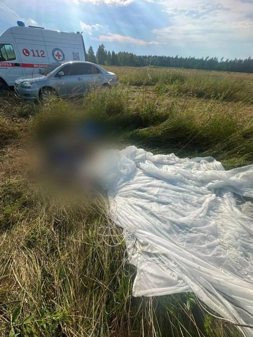 Трагедия на празднике: десантник погиб при прыжке с парашютом в Подмосковье