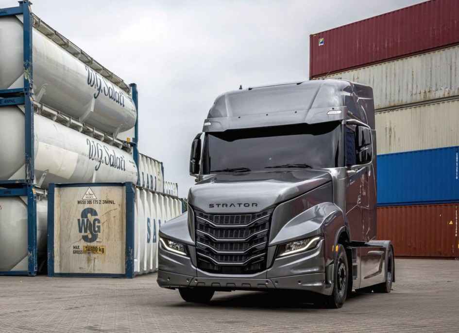 IVECO Strator нового поколения: возвращение культового тягача с капотом в Европу