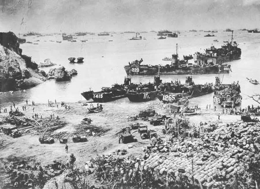 ​Высадка американских войск Источник: http://www.japanfocus.org - Пони, школьницы и танки: битва за Окинаву | Военно-исторический портал Warspot.ru