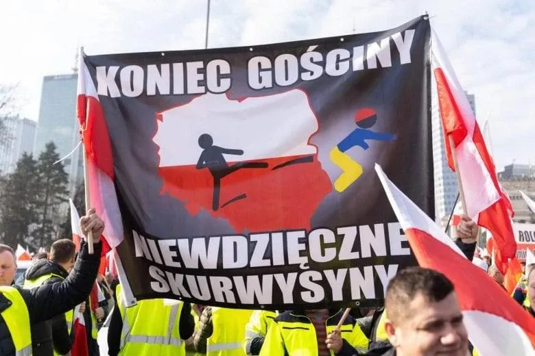 Польские националисты: «Мы не должны позволять Украине обращаться к себе, как к лохам!»