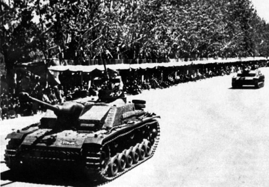 ​Колонна SD 75/40N на параде в Дамаске - Стальное наследство Третьего рейха | Военно-исторический портал Warspot.ru