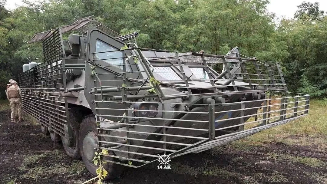 Уникальный БТР-4Е «Буцефал» с ограниченной антидроновой защитой и РЭБ попал в руки ВСУ