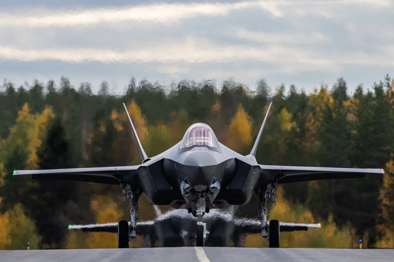 Финляндия усиливает оборону: первые F-35 уже на территории соседнего государства