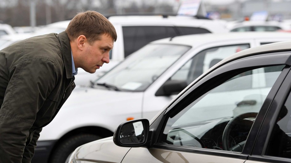 Автокредитов просят почти на 500 тысяч меньше, хотя заявок стало на 30% больше