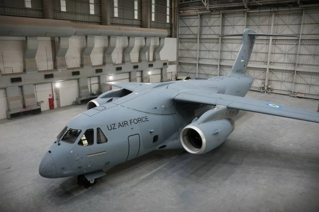 Бразильская Embraer unveils новый военно-транспортный самолёт C-390 Millennium для глобального рынка