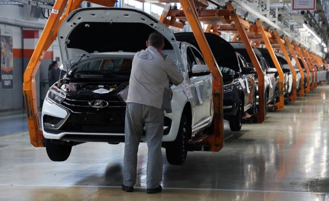 Китай захватил 36% мирового автопрома, пока АвтоВАЗ осваивает триллионы бюджетных рублей
