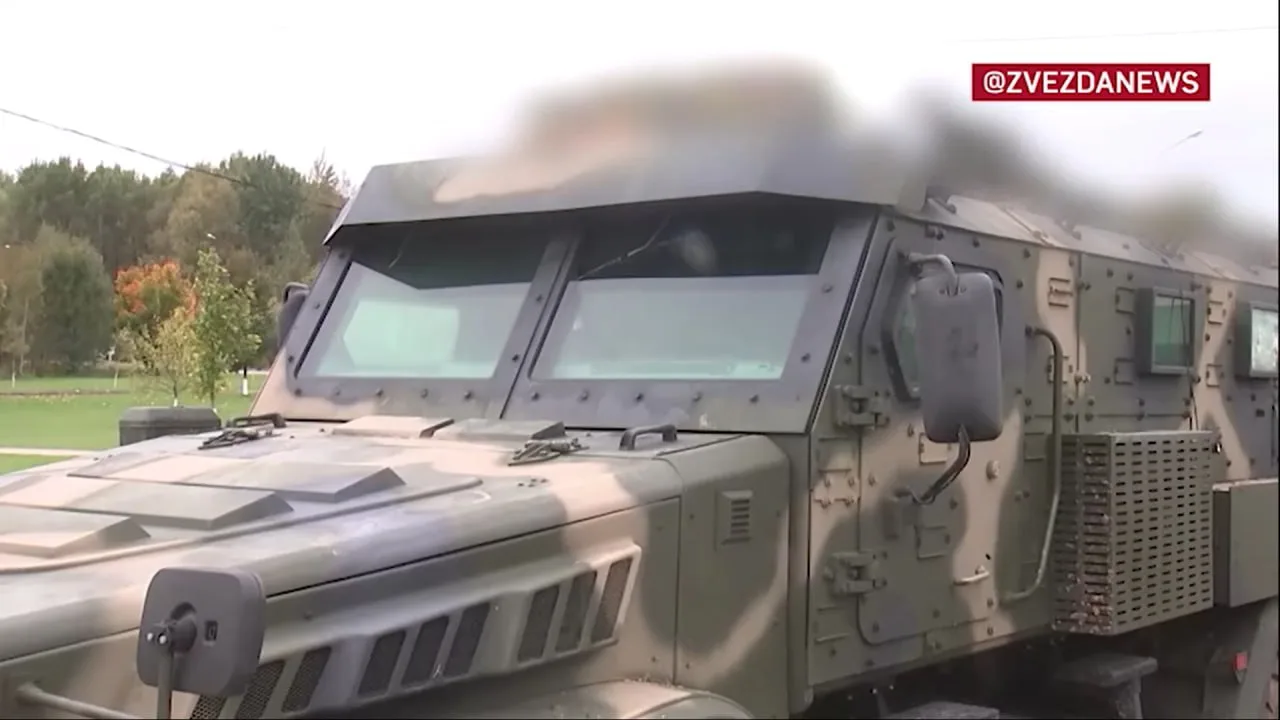 На выставке показали новые системы защиты от дронов на БМП-3 и бронеавтомобиле «Патруль»