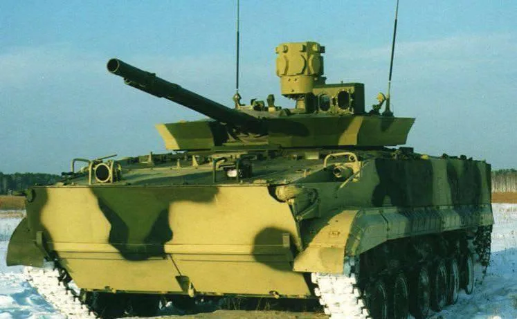 На выставке показали новые системы защиты от дронов на БМП-3 и бронеавтомобиле «Патруль»