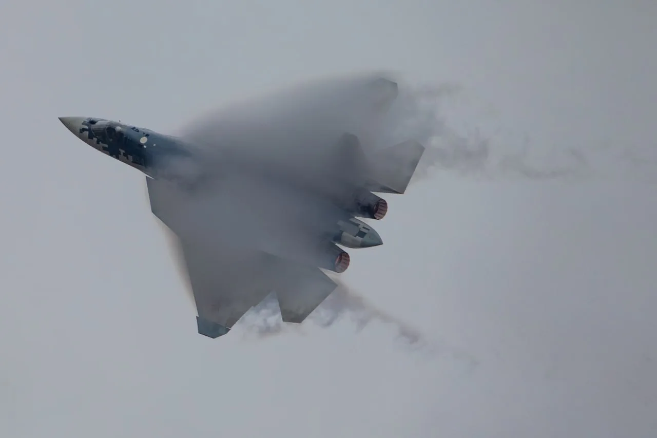 Ростех впервые покажет «стелс»-беспилотники для запуска с борта Су-57