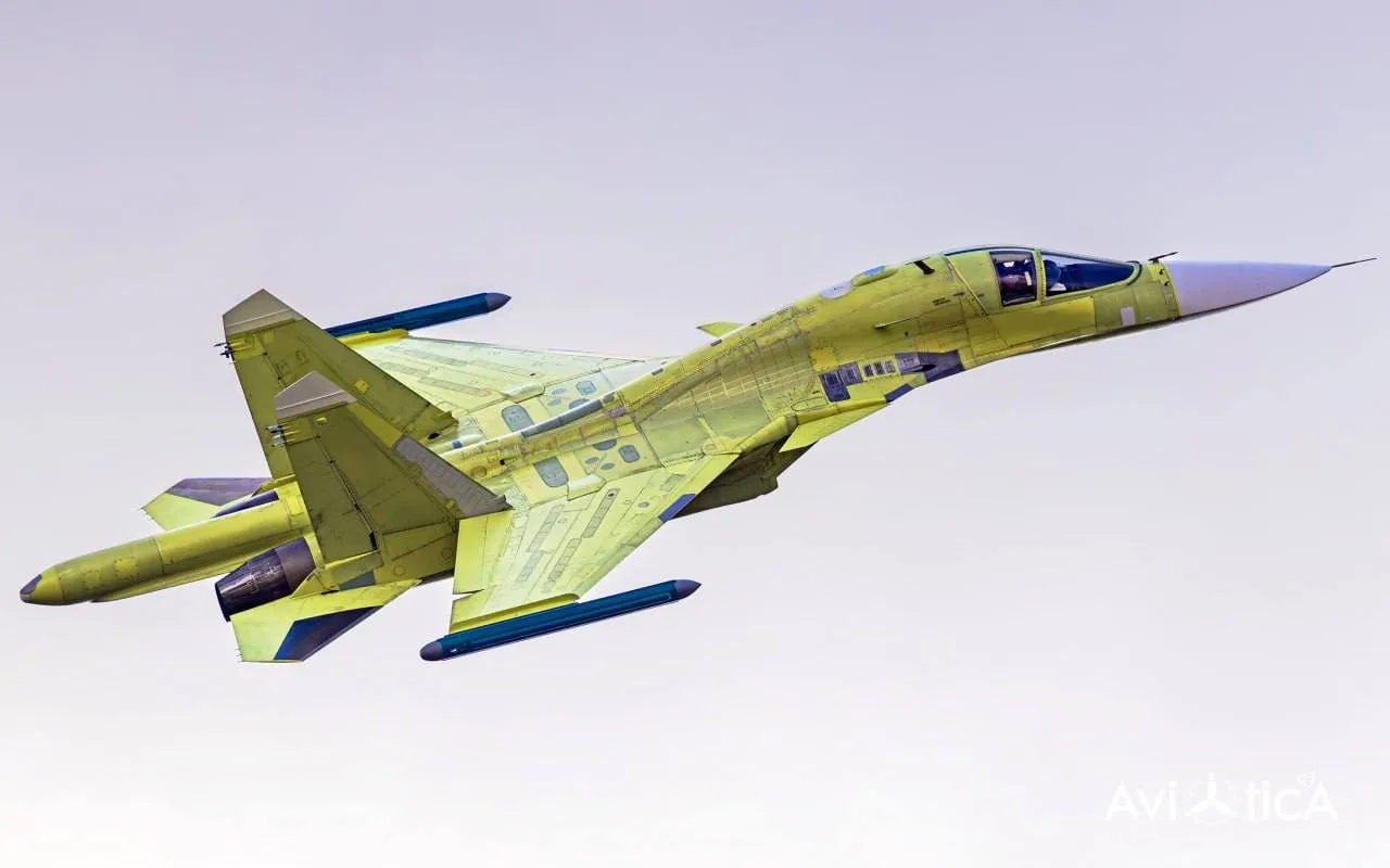 Истребитель-бомбардировщик Су-34 на фестивале «ВИВА АВИА!»