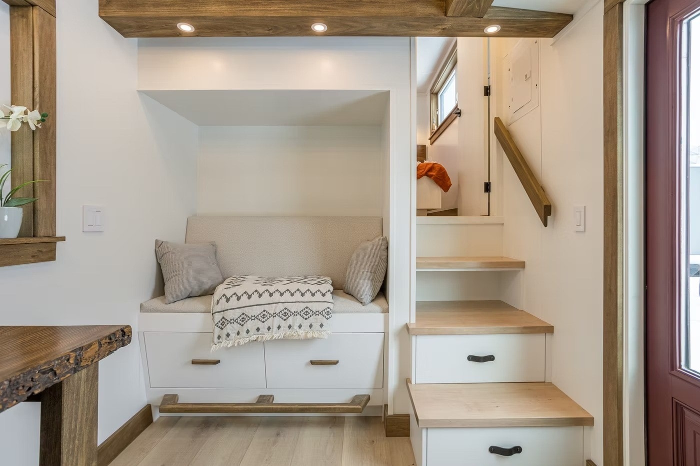 Комфортный tiny house в Канаде: идеальное жильё с двумя спальнями и кабинетом для круглогодичного проживания