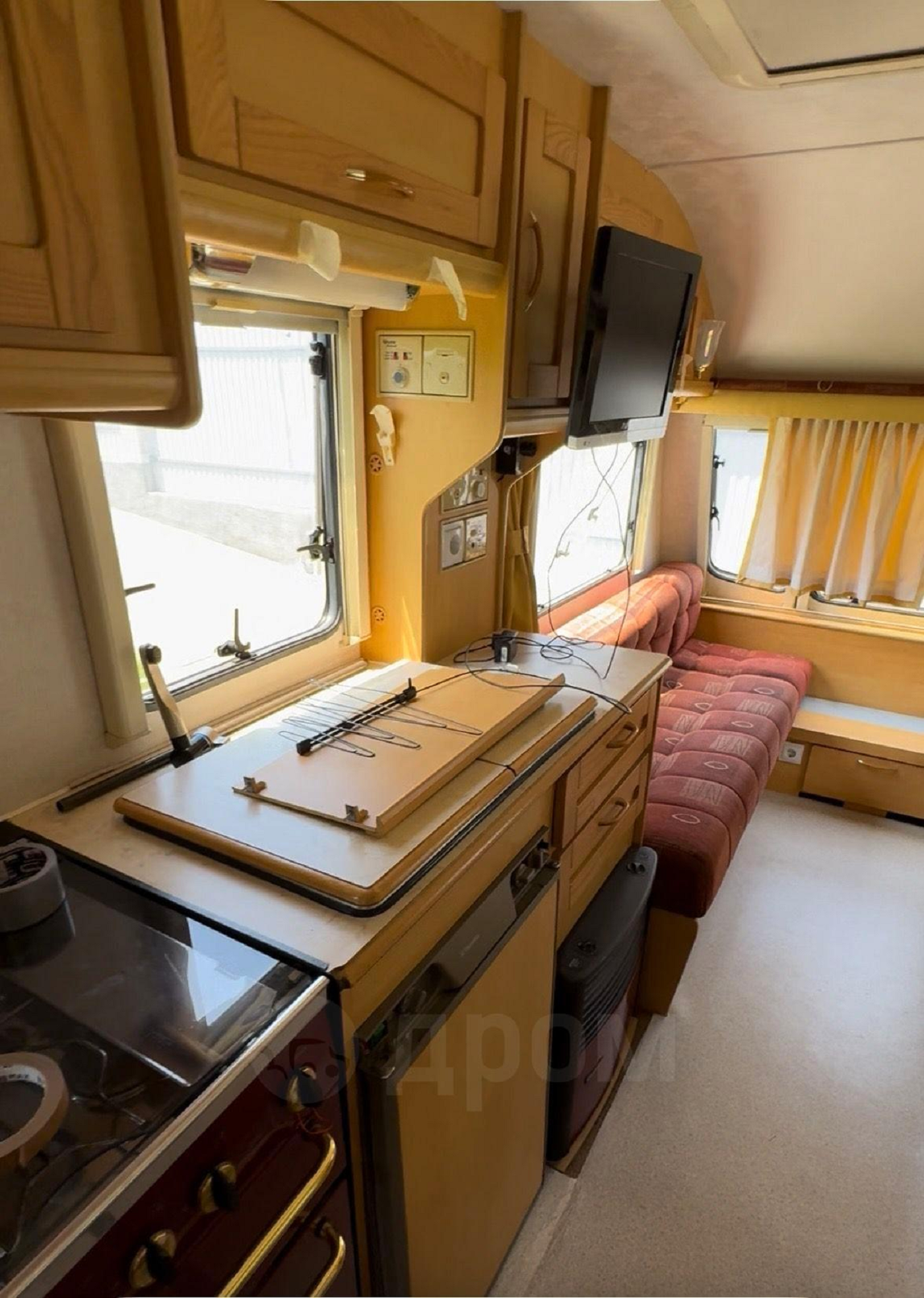 Премиальный автодом Elddis Firestorm 524 2002: идеальный выбор для путешествий по сложным маршрутам