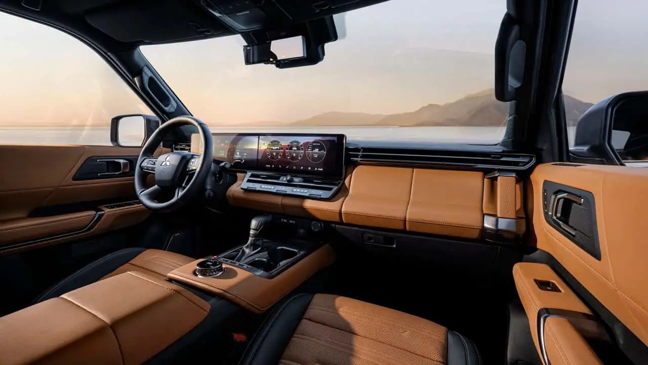 Mitsubishi Pajero с левым рулём поступит в Россию не раньше 2027 года: последствия для рынка автомобилей