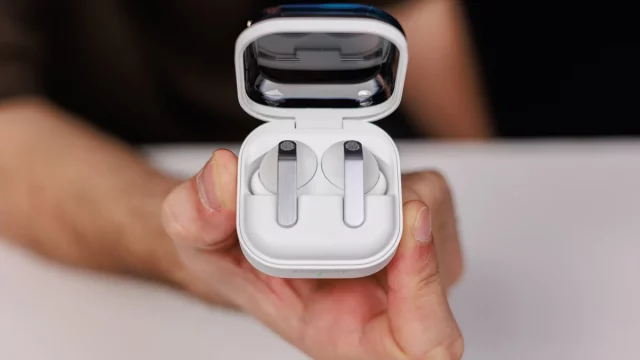 Samsung Galaxy Buds On