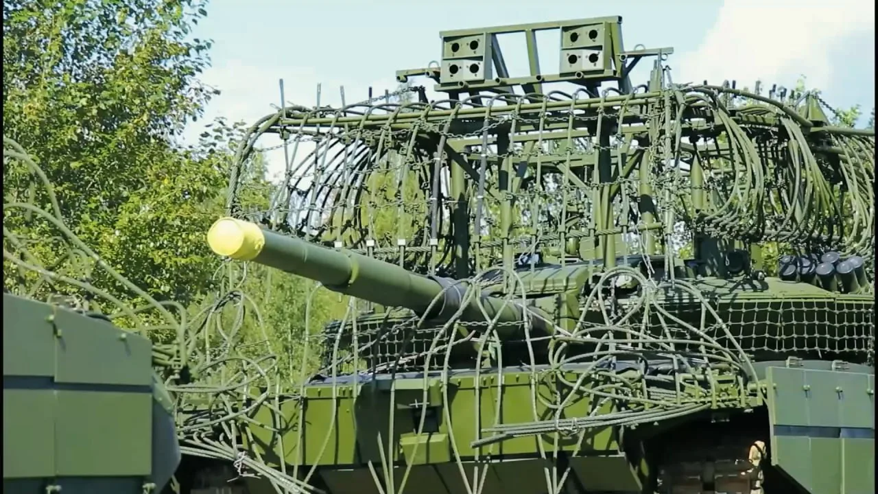 Отправка новой партии танков Т-90М и Т-72Б3М с улучшенной защитой
