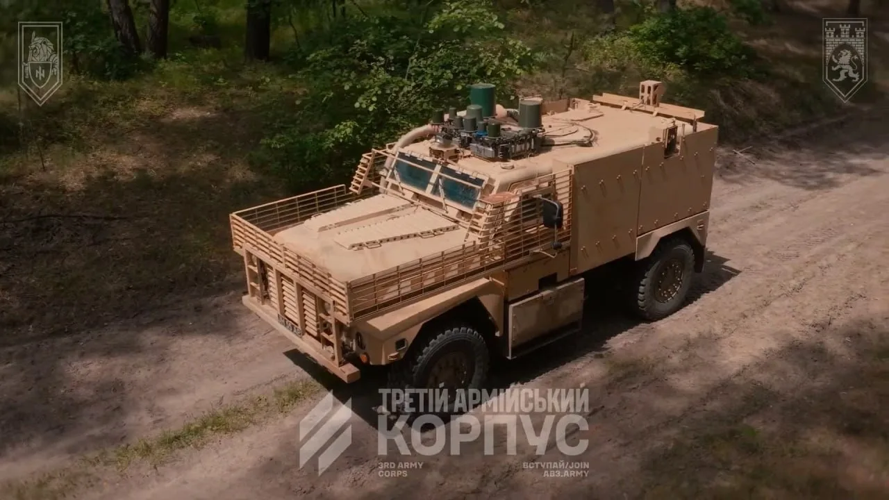 На вооружение ВСУ поступил новый бронеавтомобиль Ridgback PPV: что это значит для конфликта на Украине