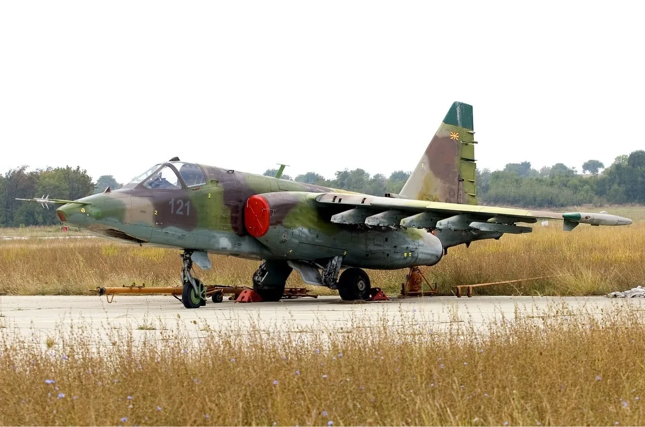 На кадрах — бывший македонский штурмовик Су-25 из состава 299-й бригады тактической авиации ВС ВСУ