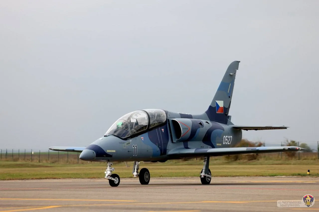 Армянская делегация представила новые учебно-боевые самолёты L-39 Skyfox на чешском заводе Aero Vodochody