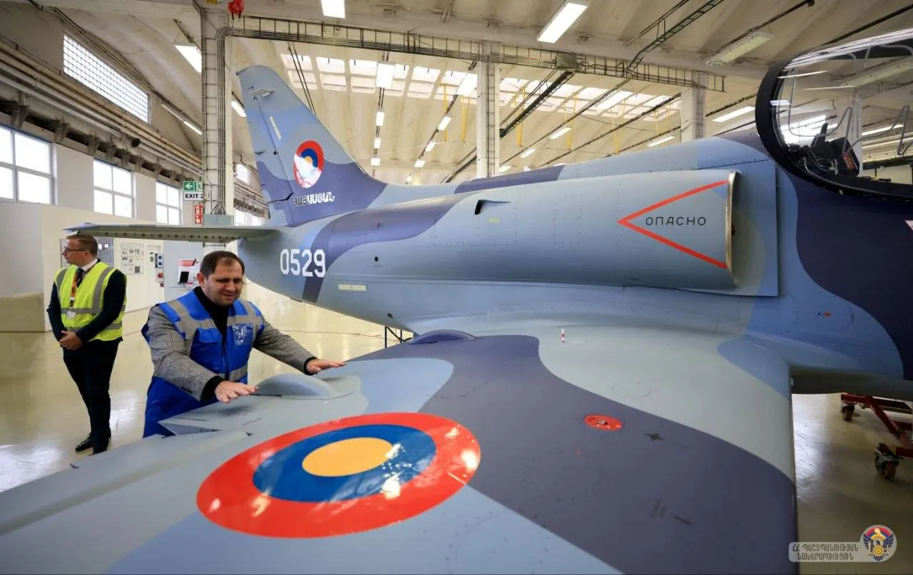 На чешском заводе Aero Vodochody были представлены три новых учебно-боевых самолёта L-39 Skyfox (NG) для ВВС Армении