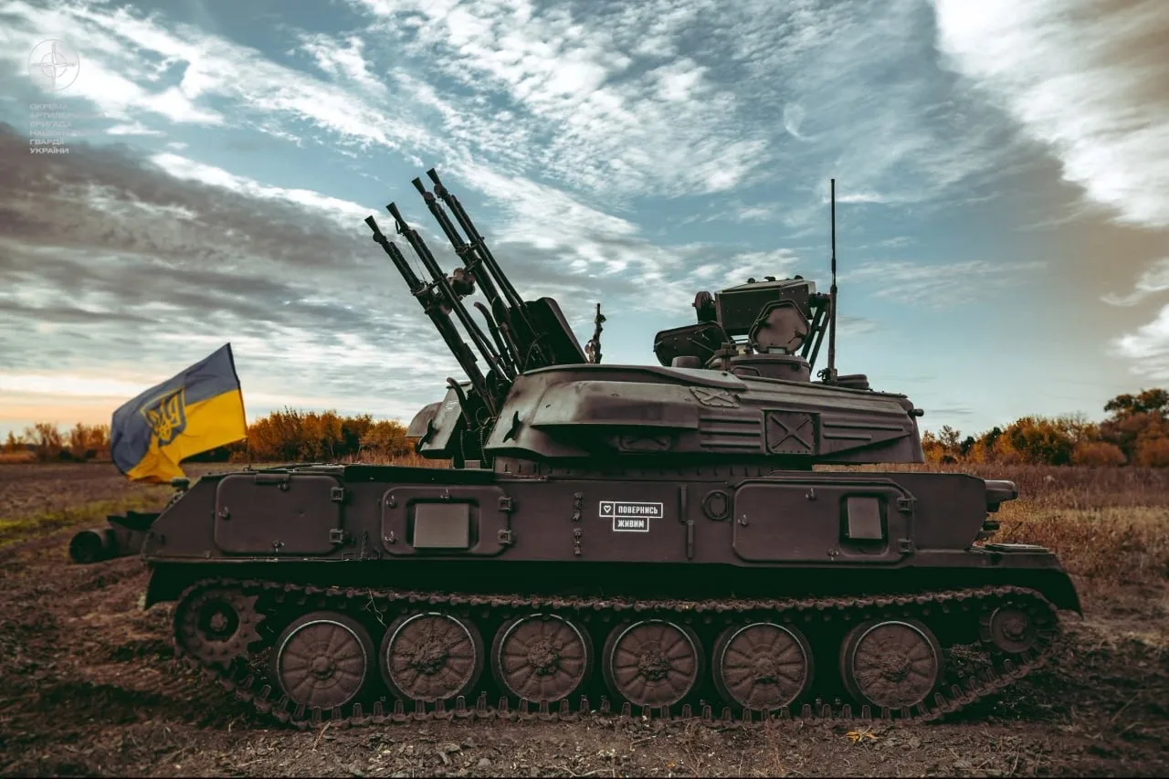 На кадрах — зенитная самоходная установка ЗСУ-23-4М-А1 (модернизация ЗСУ-23-4 «Шилка») на вооружении 16-й отдельной артиллерийской бригады НГУ