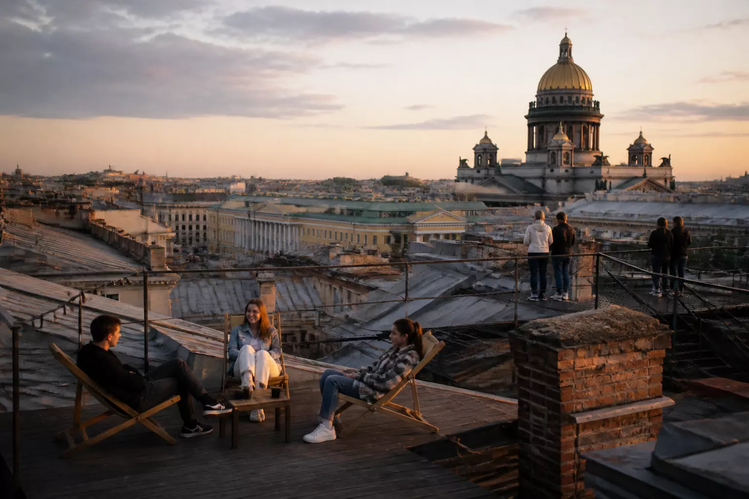 В Петербурге рассматривают возможность открыть крыши зданий для прогулок и отдыха — что изменится для горожан