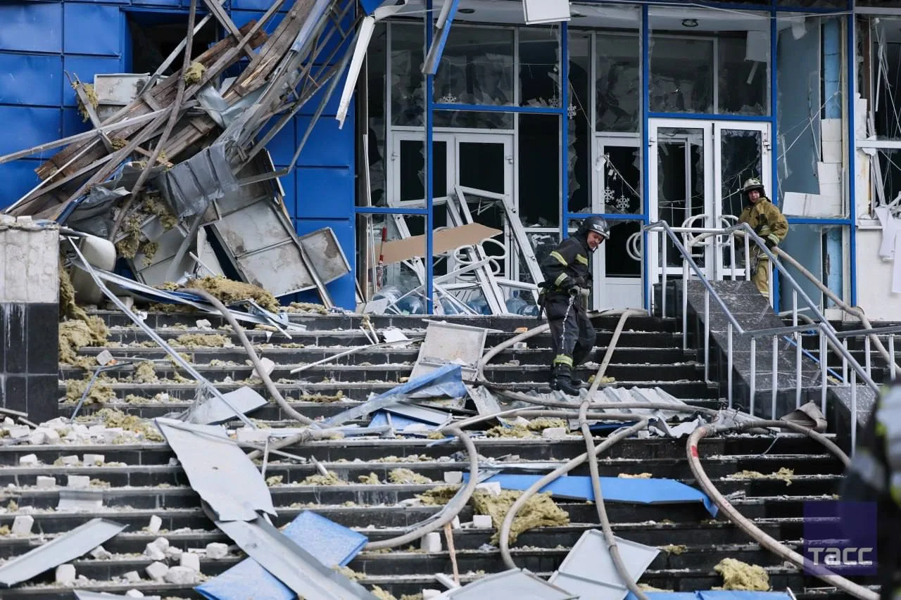 Массированный обстрел Луганска: погибшие и люди под завалами после атаки ВСУ