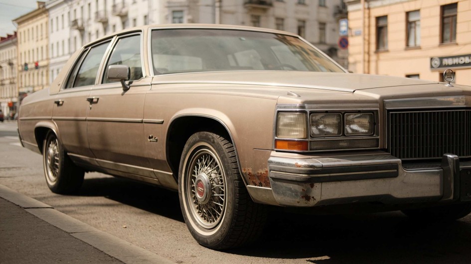 «Из руин на дорогу: как Cadillac De Ville 1986 года получил вторую жизнь без превращения в рестомод