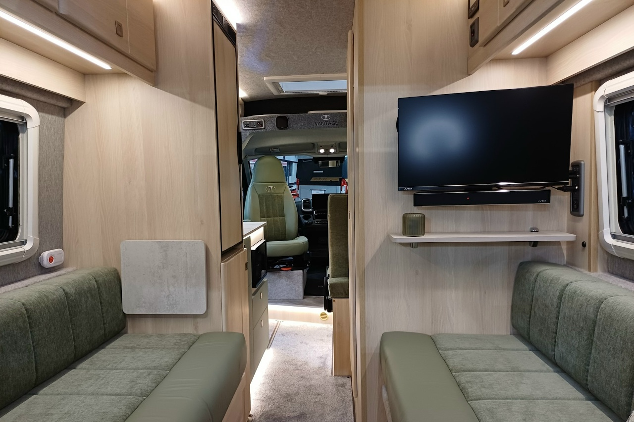 Интерьер Vantage Teo 2026