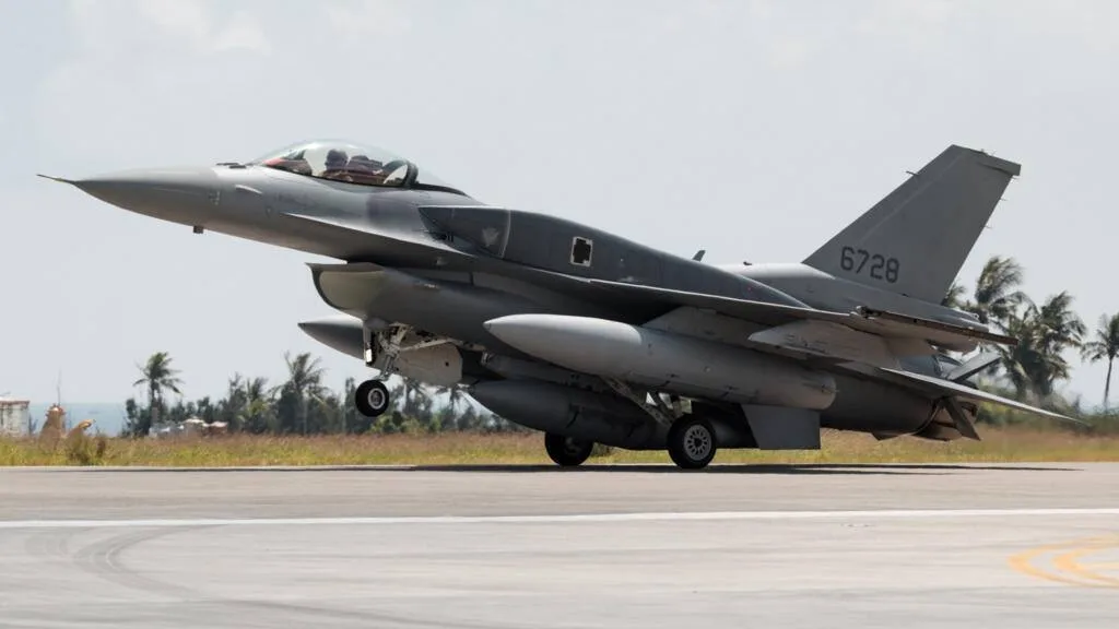 Тайвань усиливает свои ВВС: из США поступили новые истребители F-16 Block 70