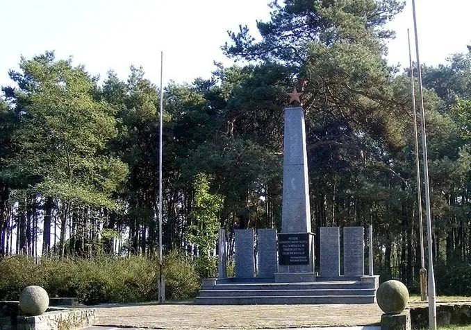 В Польше хотят удалить слова об освободителях с монумента Красной Армии