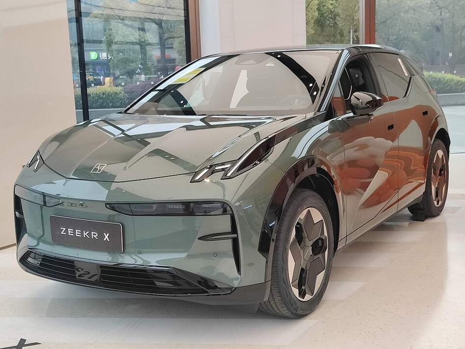 5G в авто: владельцы Zeekr, Lynk&Co и Xiaomi получили расширенное управление машинами в России