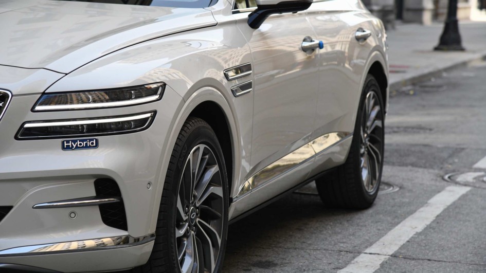 Genesis GV80 Hybrid удивил рынком доступной ценой и новыми технологиями