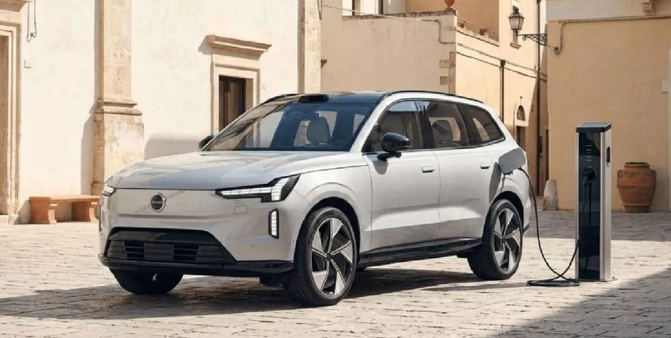 Volvo EX90 в России: электрокроссовер за 16 миллионов, который переписал правила