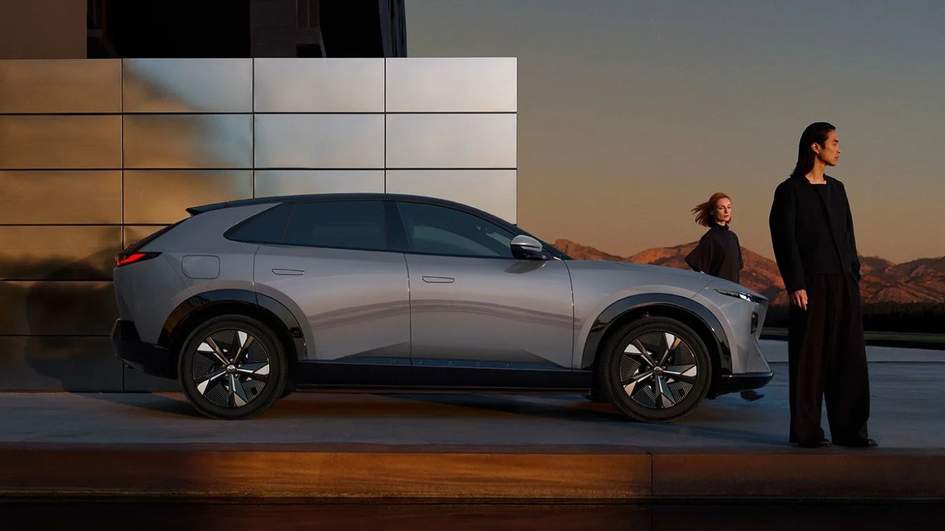 Mazda CX-6e позволяет водителям озвучивать любые сообщения на дороге
